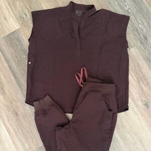 Figs MEDIUM scrub top & MEDIUM TALL joggers bottom brown color
